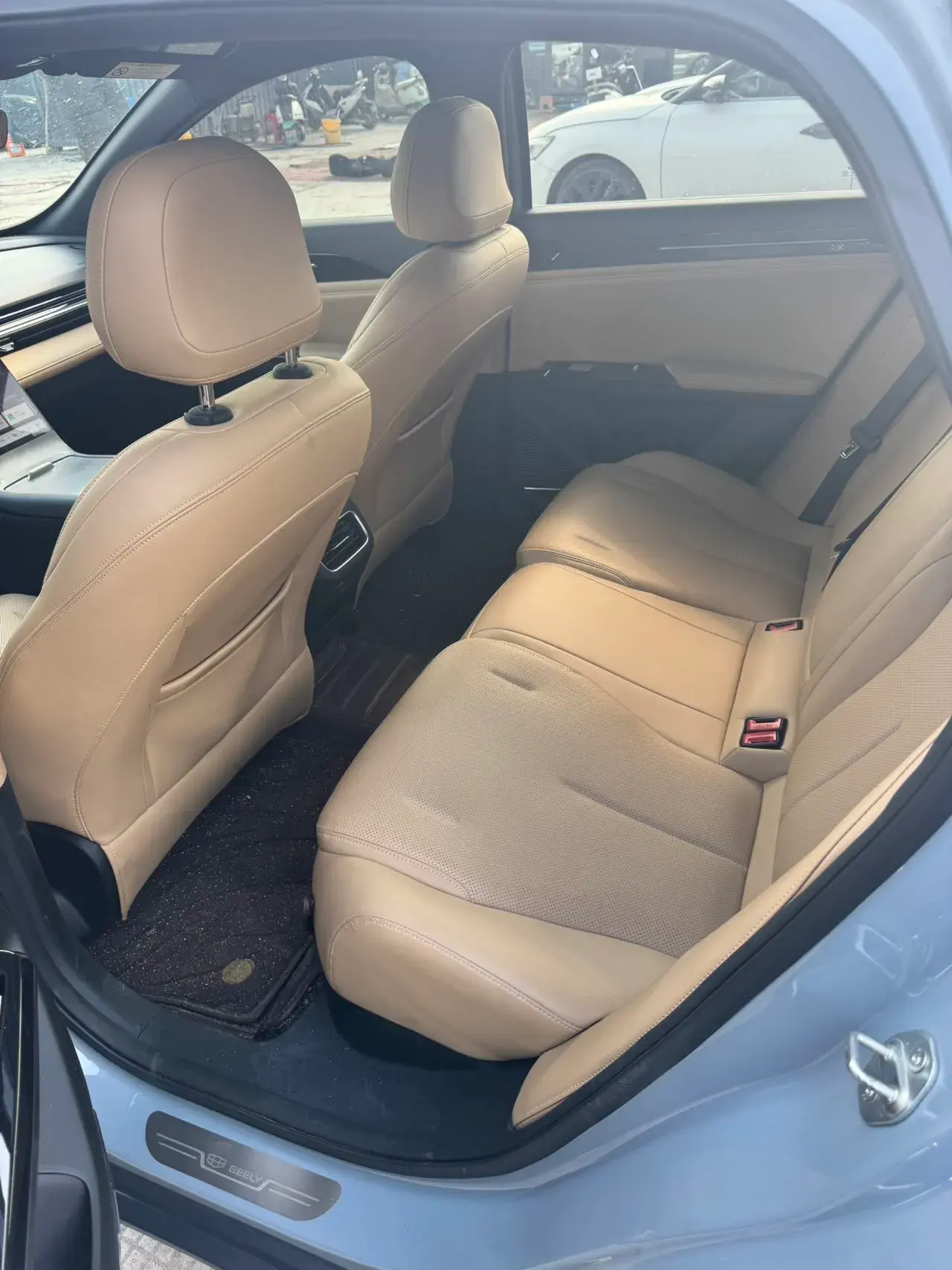 2023 GEELY GALAXY thumbnail 3