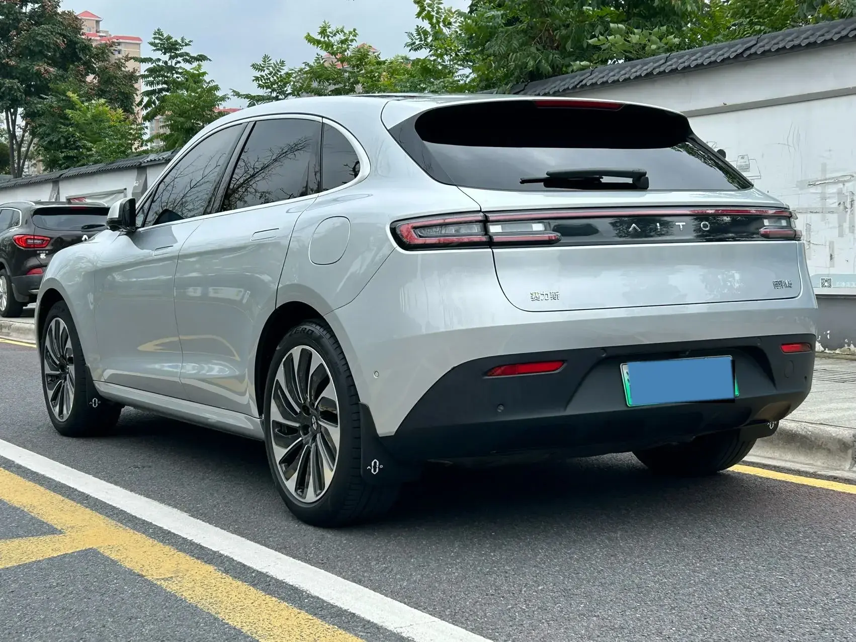 2022 AITO AITO thumbnail 4