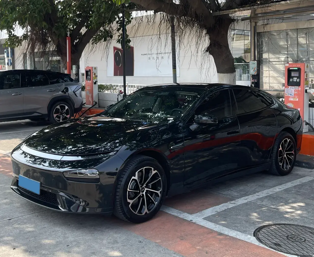 2023 XPENG P7 view 1