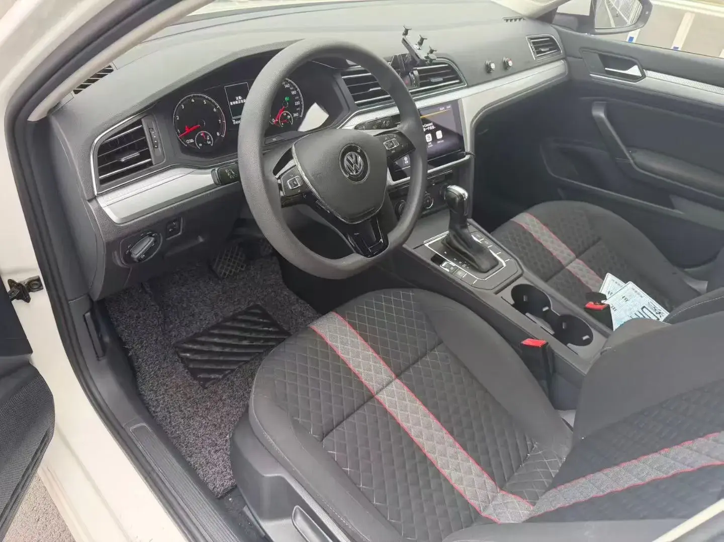 2019 VOLKSWAGEN LAMANDO thumbnail 4