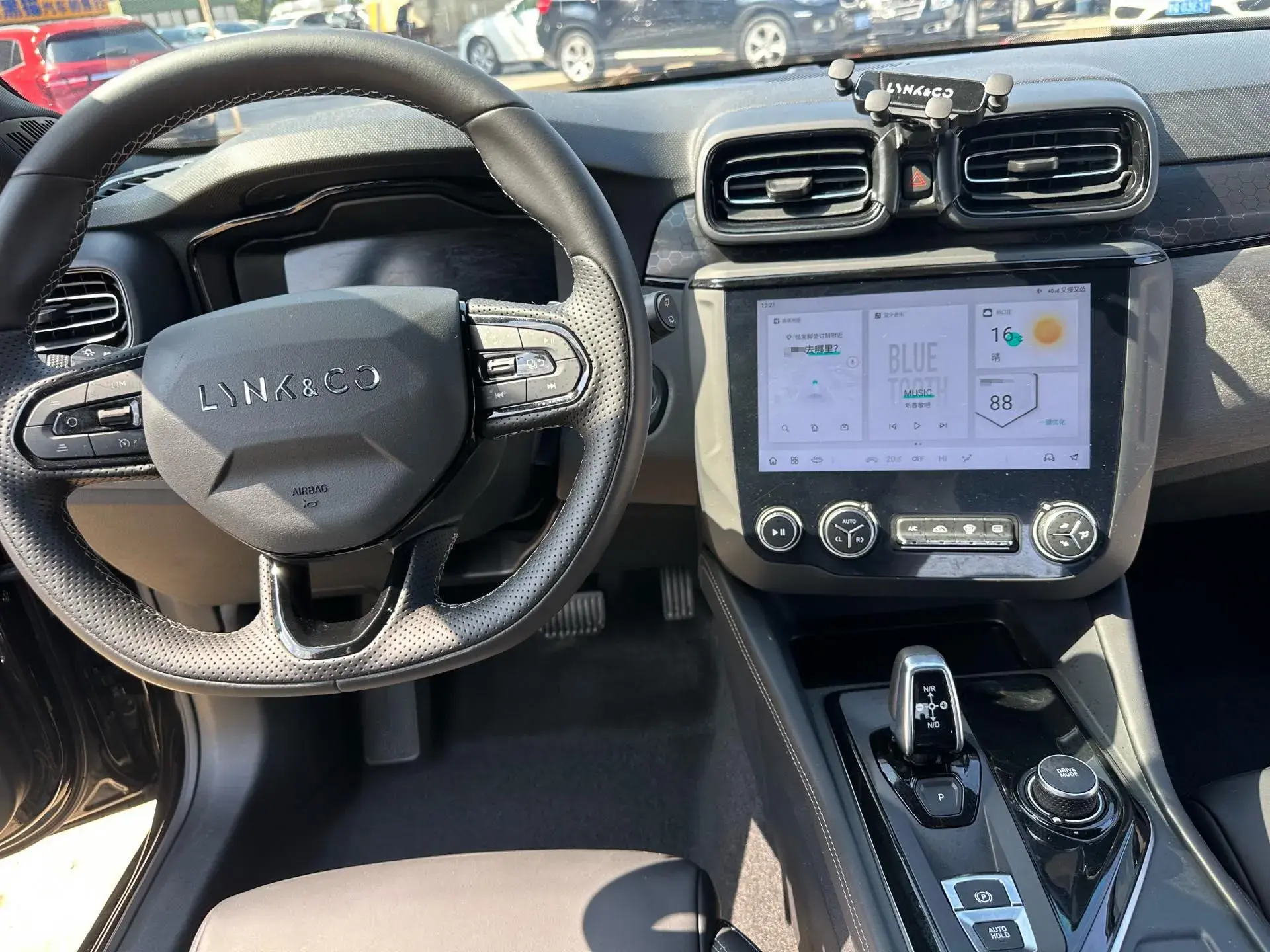 2022 LYNK&CO 02 thumbnail 4