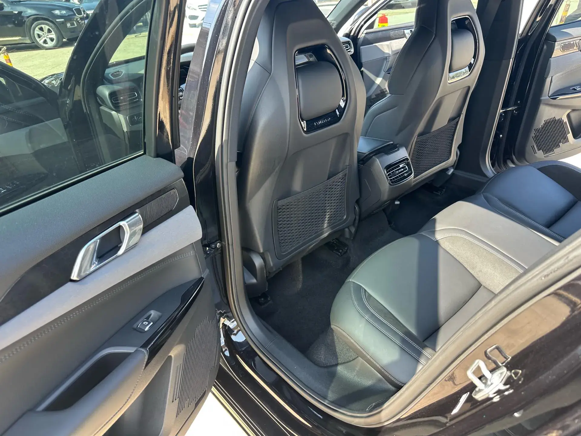 2022 LYNK&CO 02 thumbnail 3