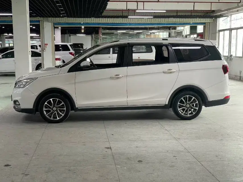 2019 BAOJUN 730 thumbnail 4