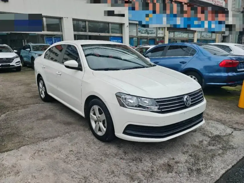 2017 VOLKSWAGEN LAVIDA thumbnail 3