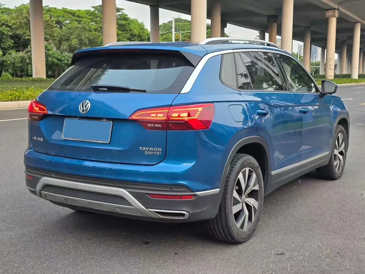 2019 VOLKSWAGEN TAYRON thumbnail 3