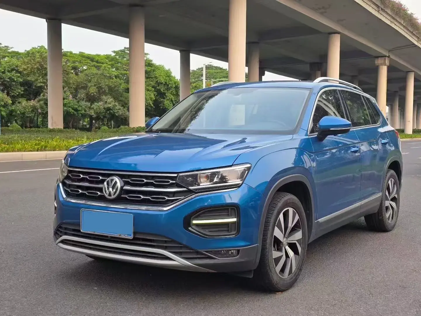 2019 VOLKSWAGEN TAYRON view 1