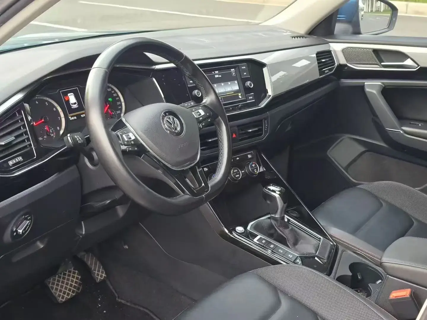 2019 VOLKSWAGEN TAYRON thumbnail 4