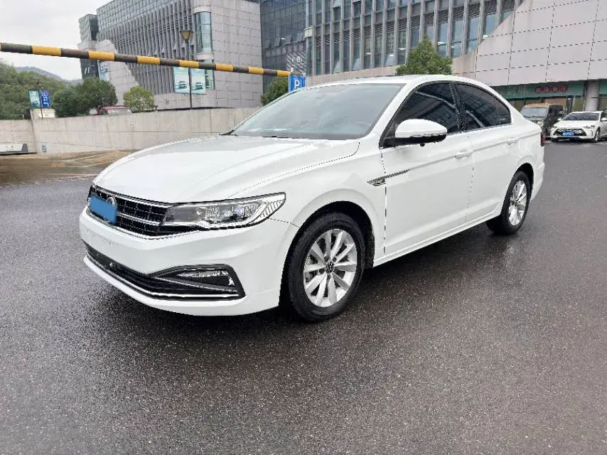 2021 VOLKSWAGEN BORA view 1
