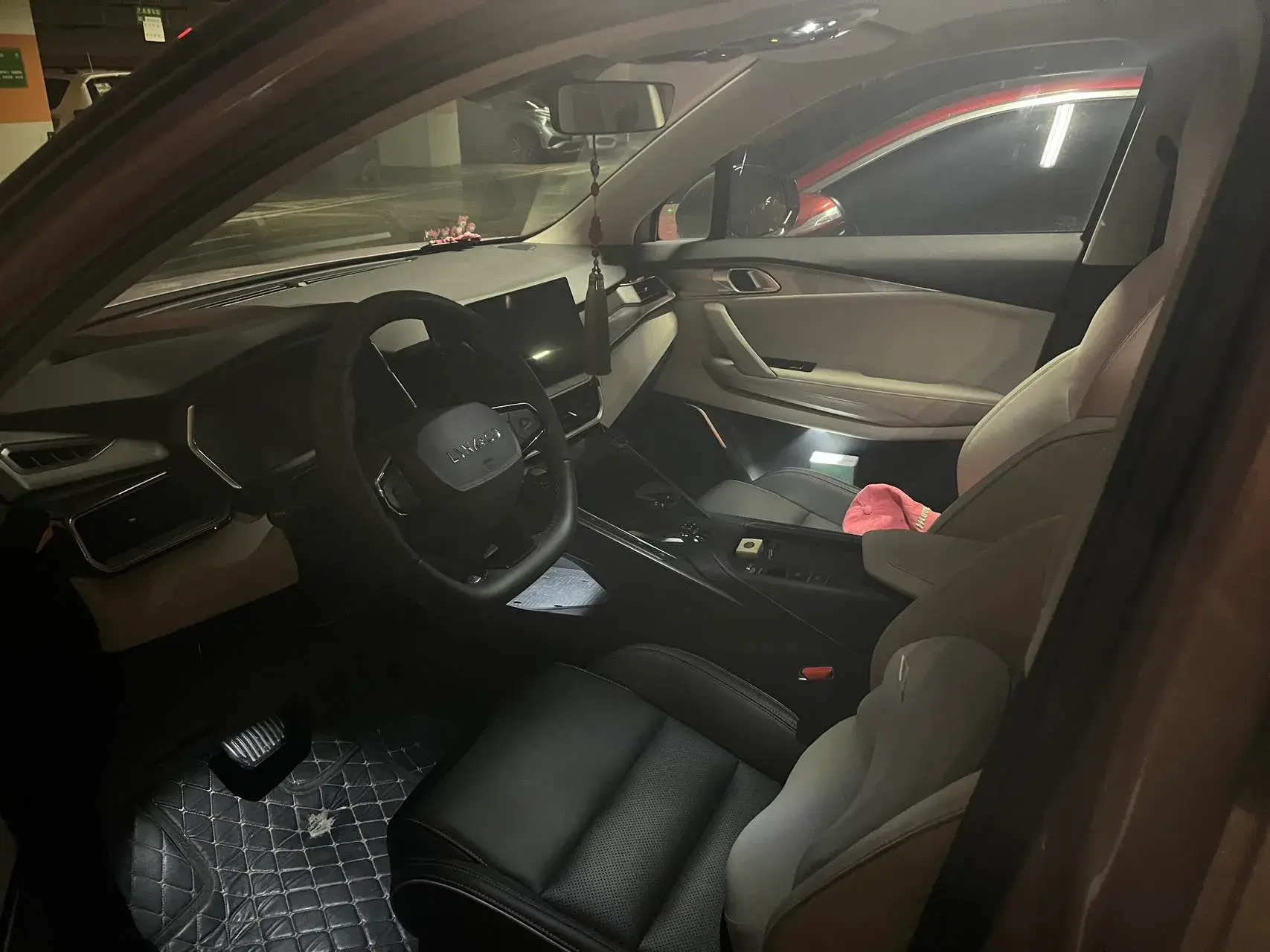 2023 LYNK&CO 06 thumbnail 4