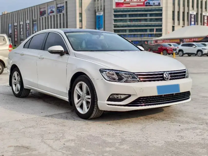 2017 VOLKSWAGEN LAMANDO thumbnail 2