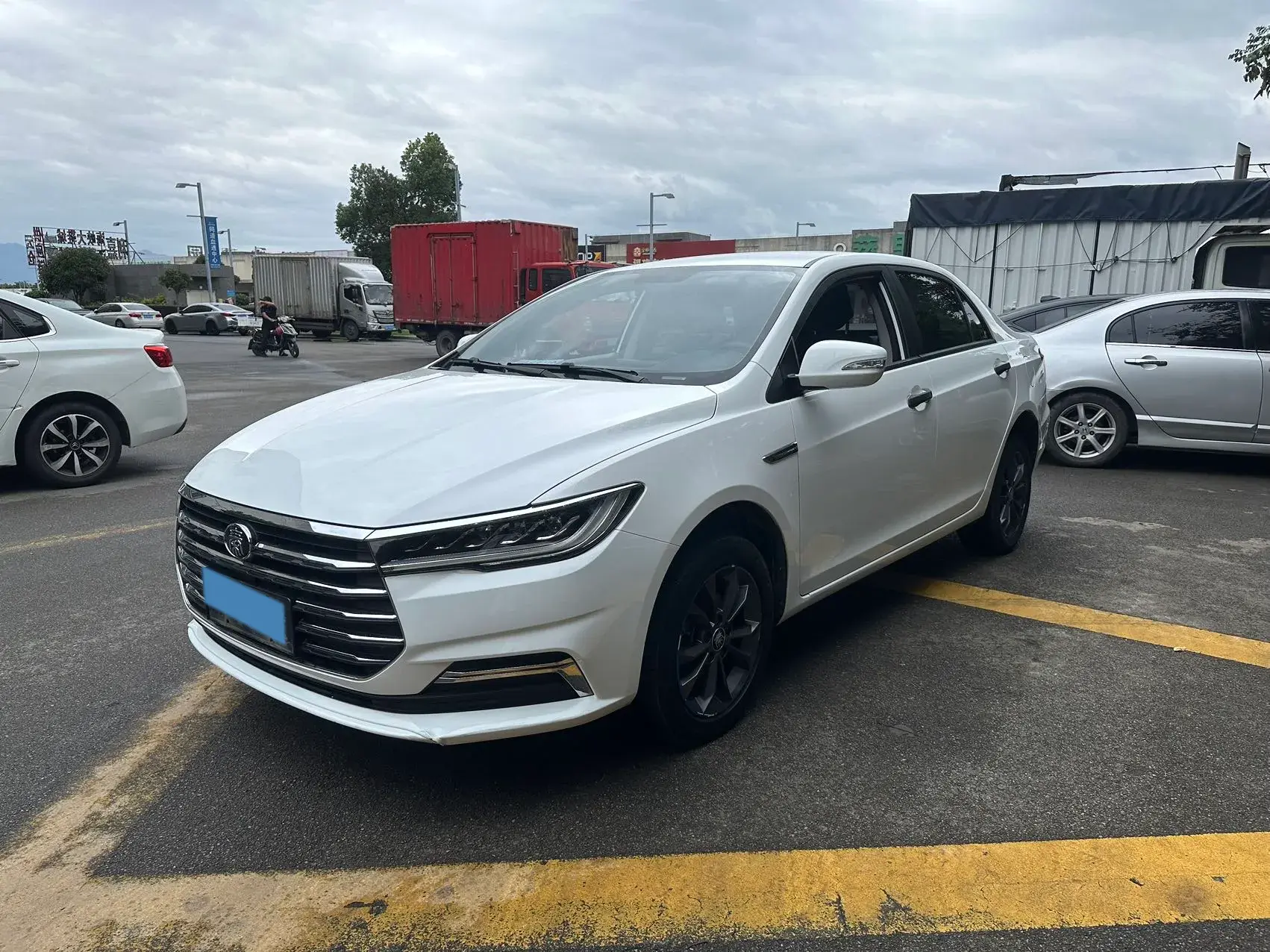 2019 BYD QIN view 1