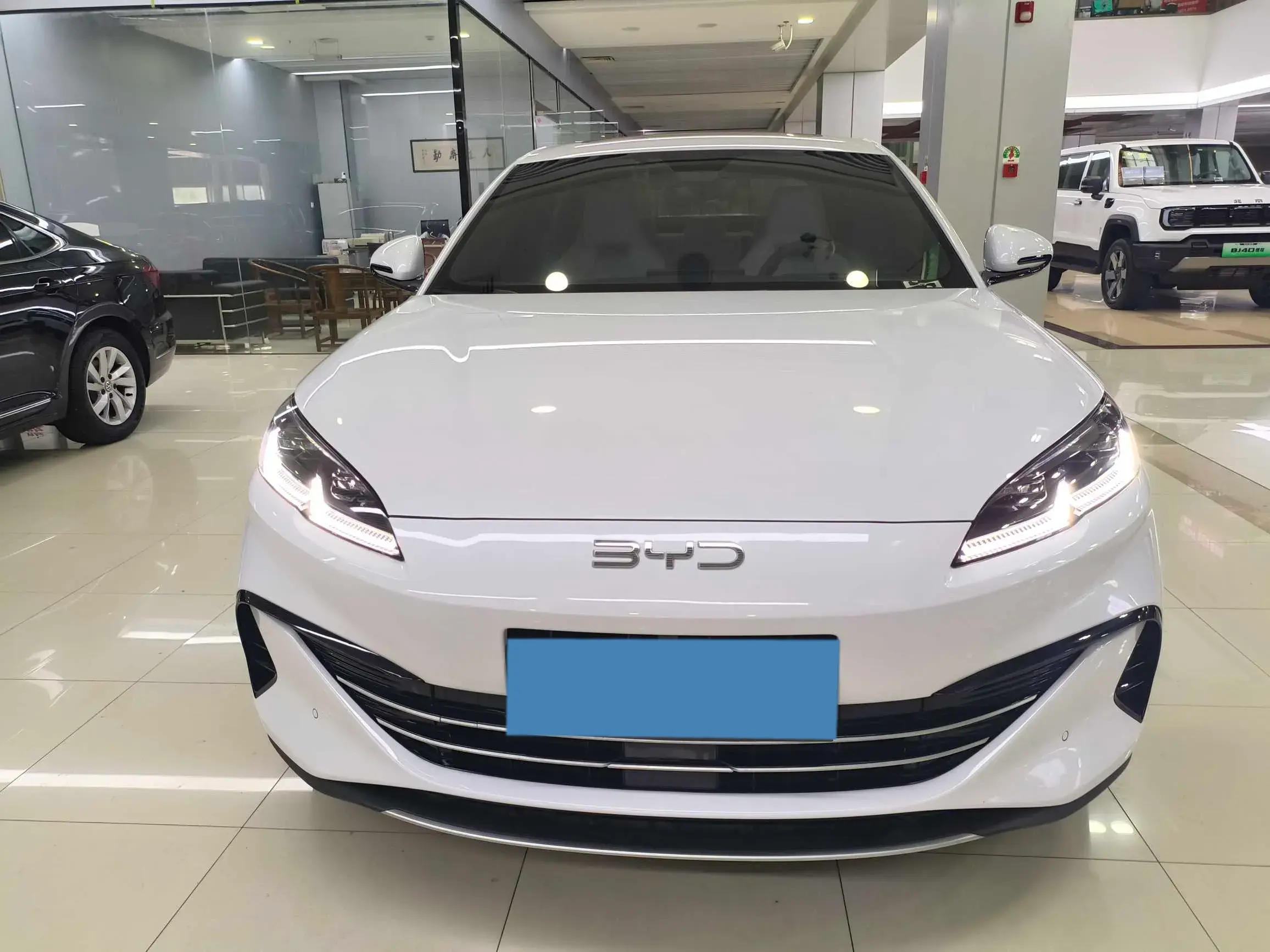 2024 BYD SEAL thumbnail 2