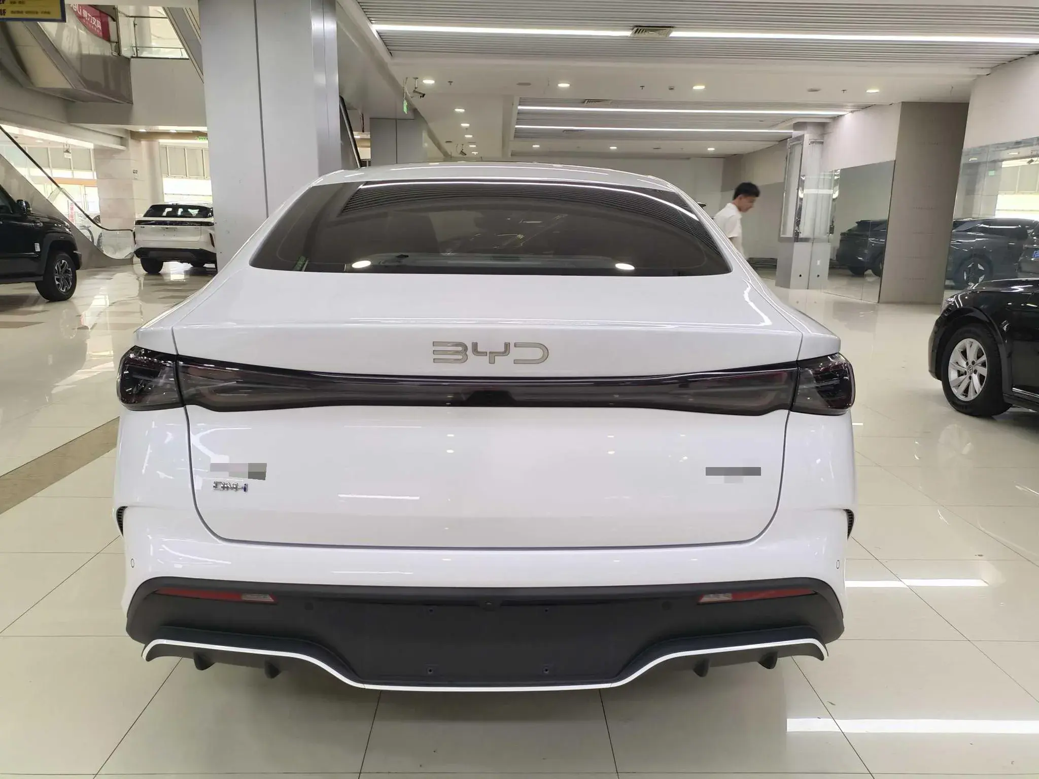 2024 BYD SEAL thumbnail 4