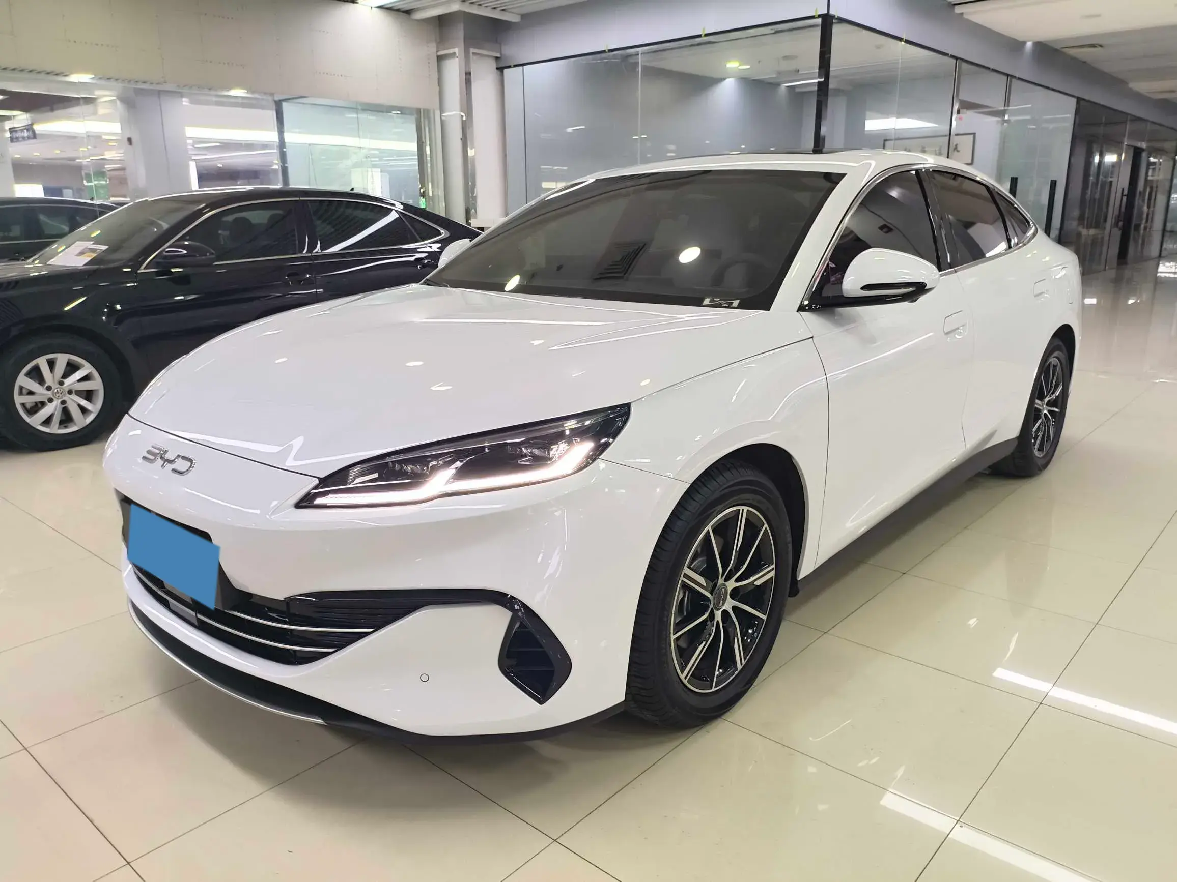 2024 BYD SEAL view 1