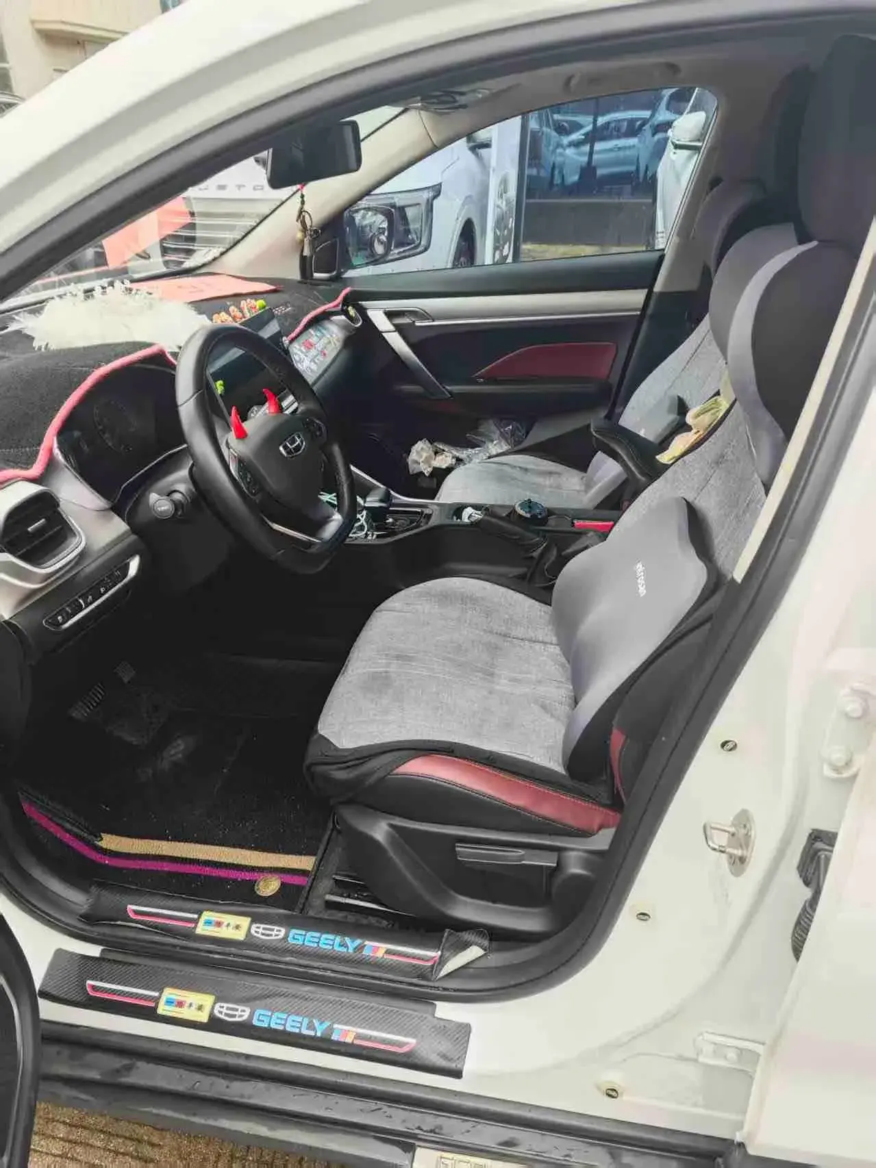 2021 GEELY COOLRAY thumbnail 3