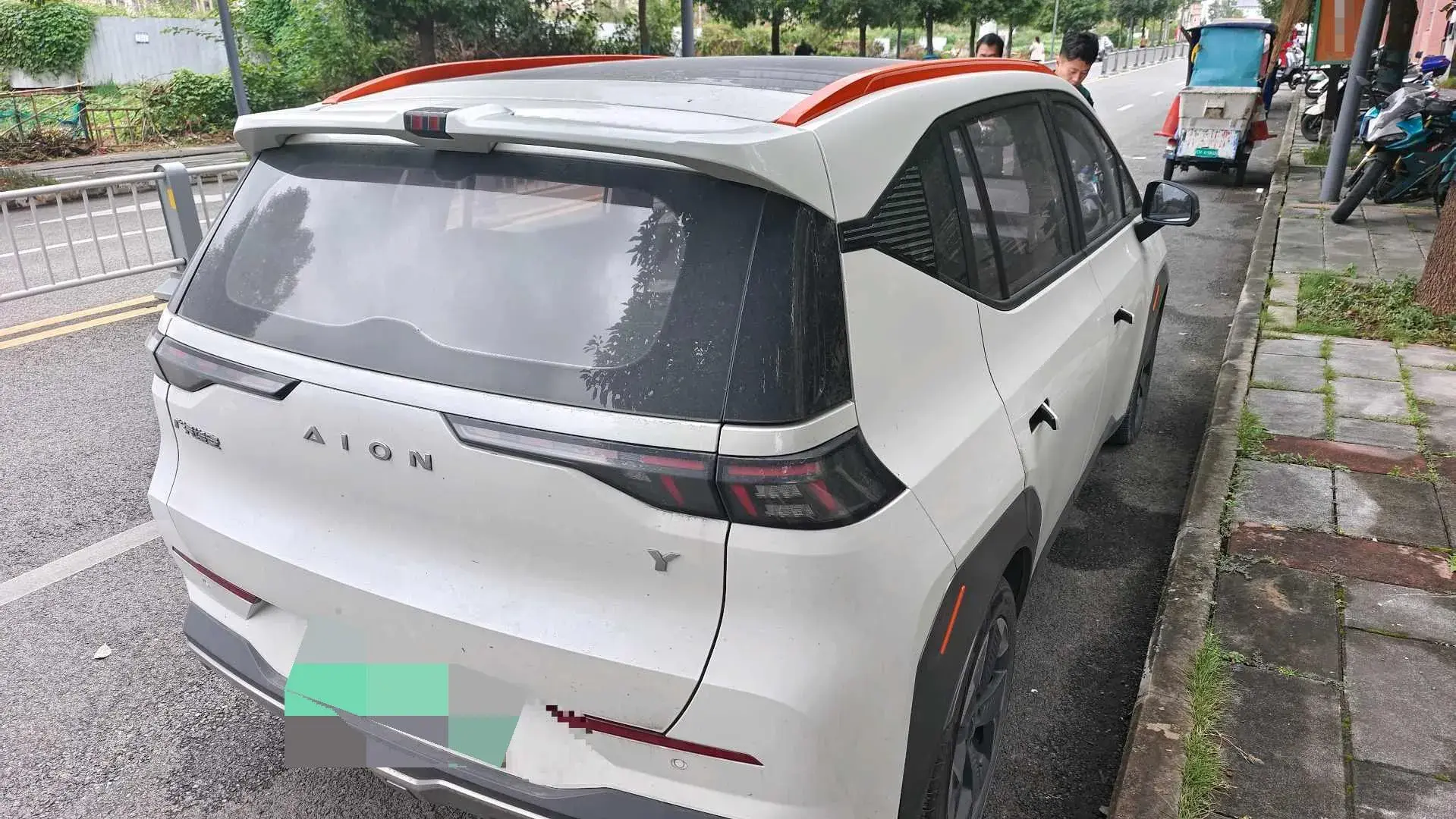 2022 AION Y thumbnail 2