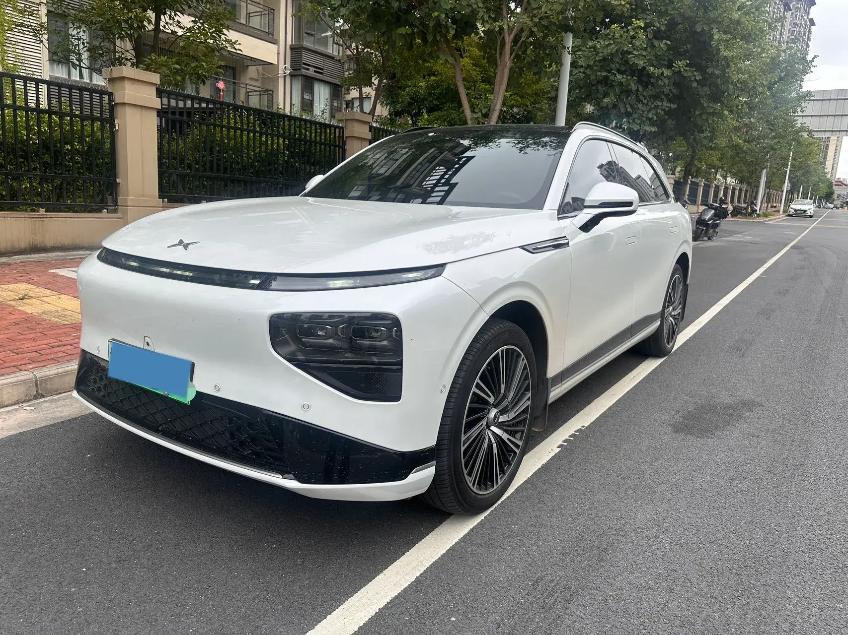 2024 XPENG G9 view 1