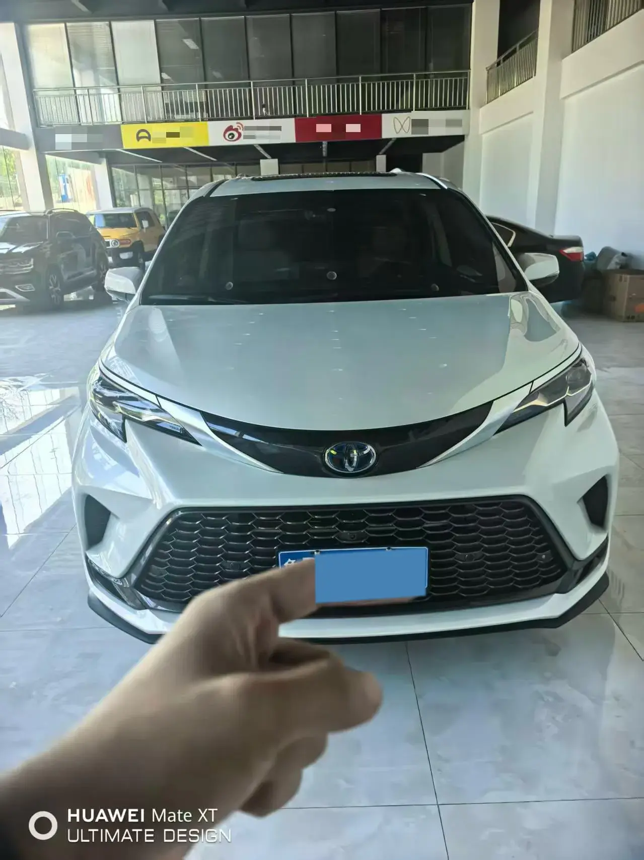 2023 TOYOTA GRANVIA thumbnail 2