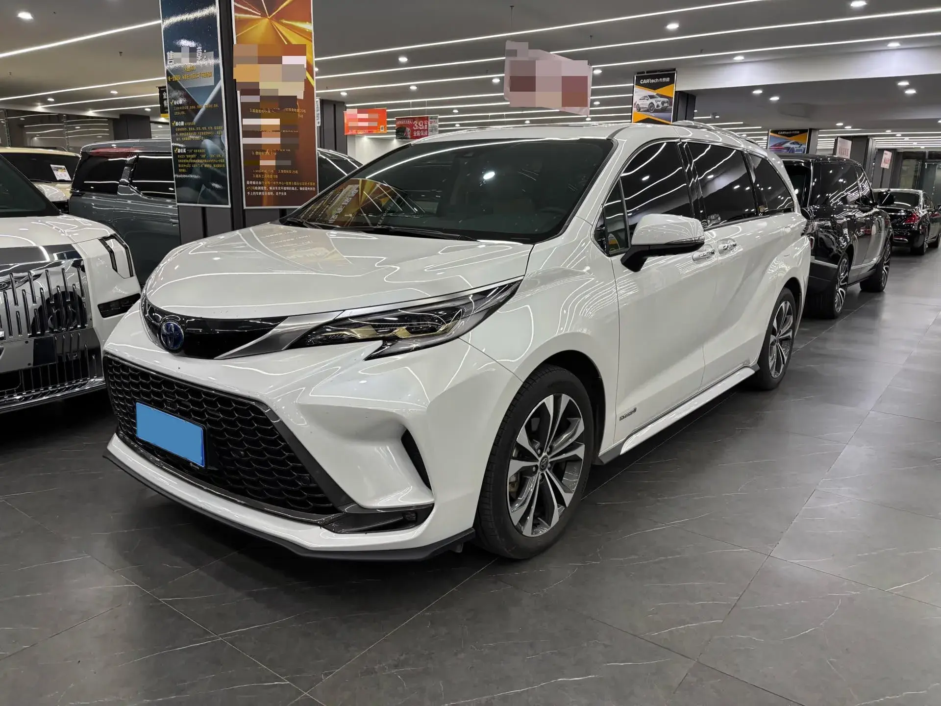 2023 TOYOTA GRANVIA view 1