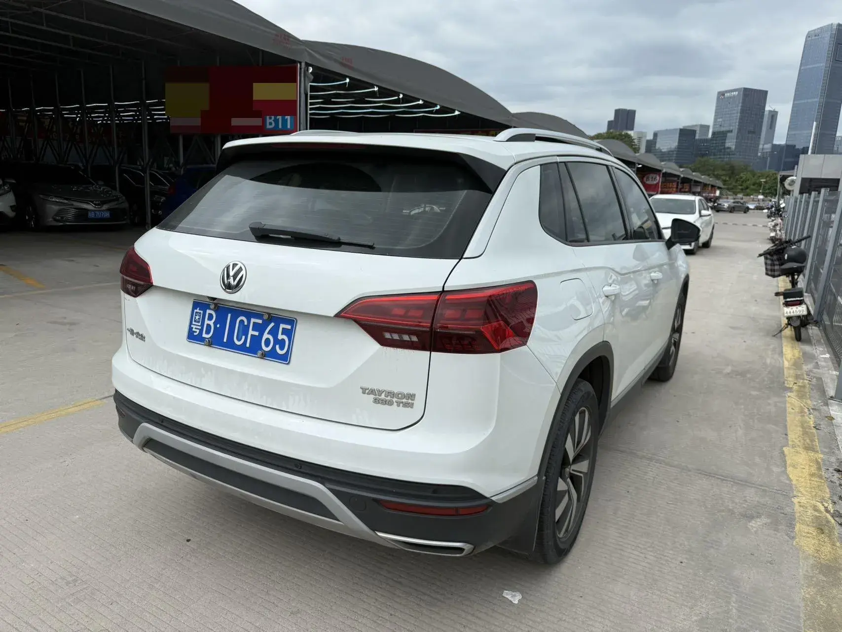 2019 VOLKSWAGEN TAYRON thumbnail 2