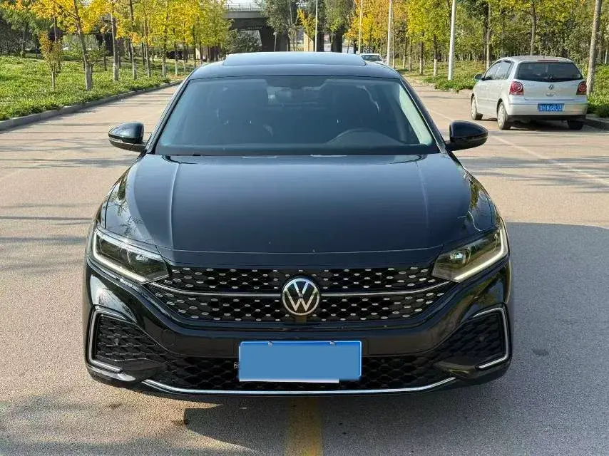 2024 VOLKSWAGEN PASSAT thumbnail 2