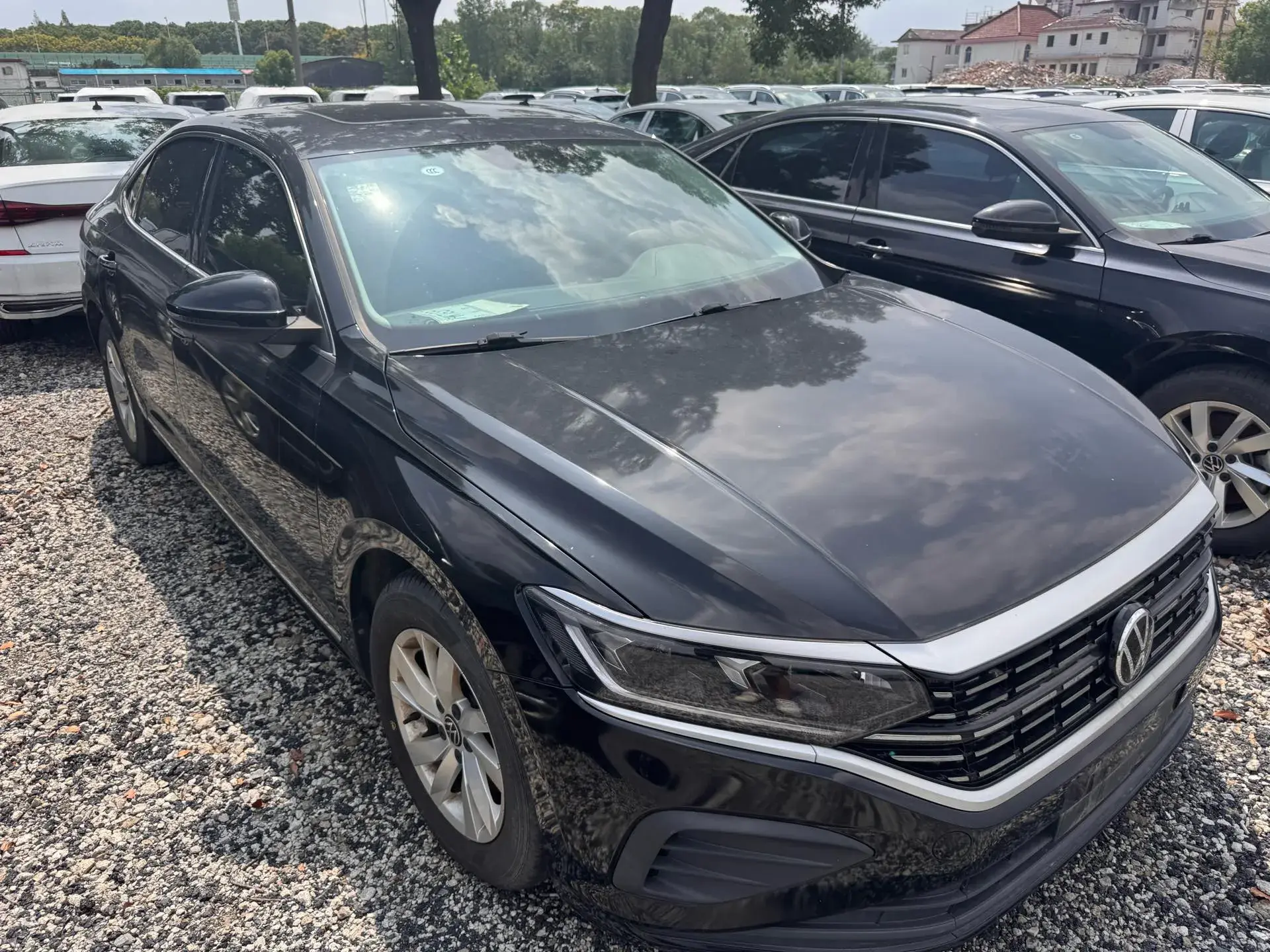 2022 VOLKSWAGEN PASSAT thumbnail 3