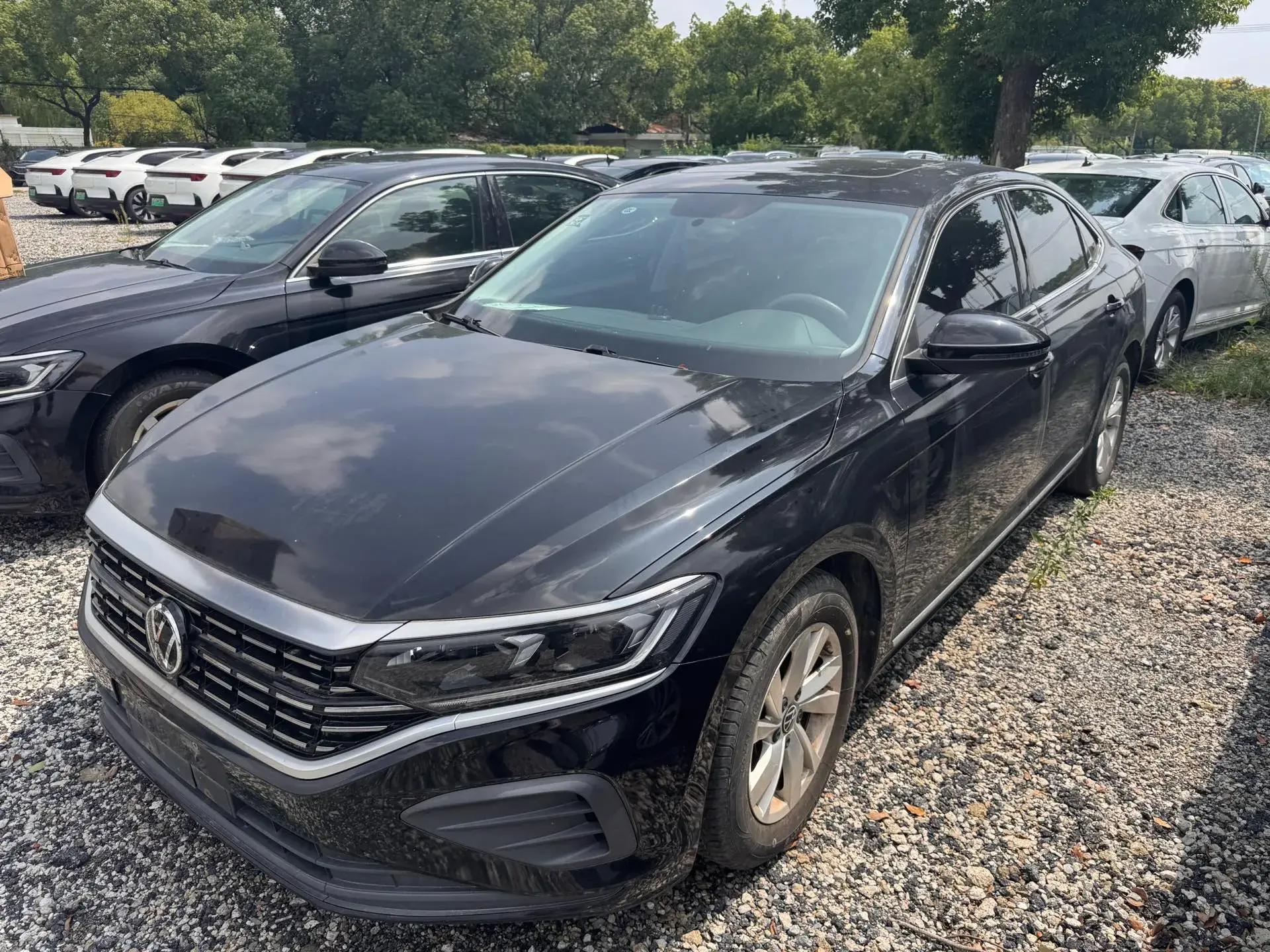 2022 VOLKSWAGEN PASSAT view 1
