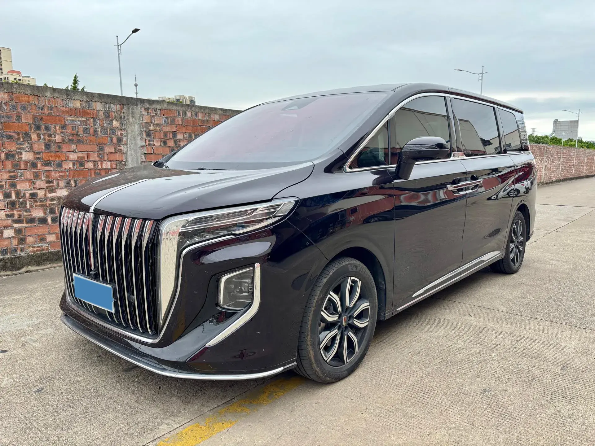 2023 HONGQI HQ9 view 1