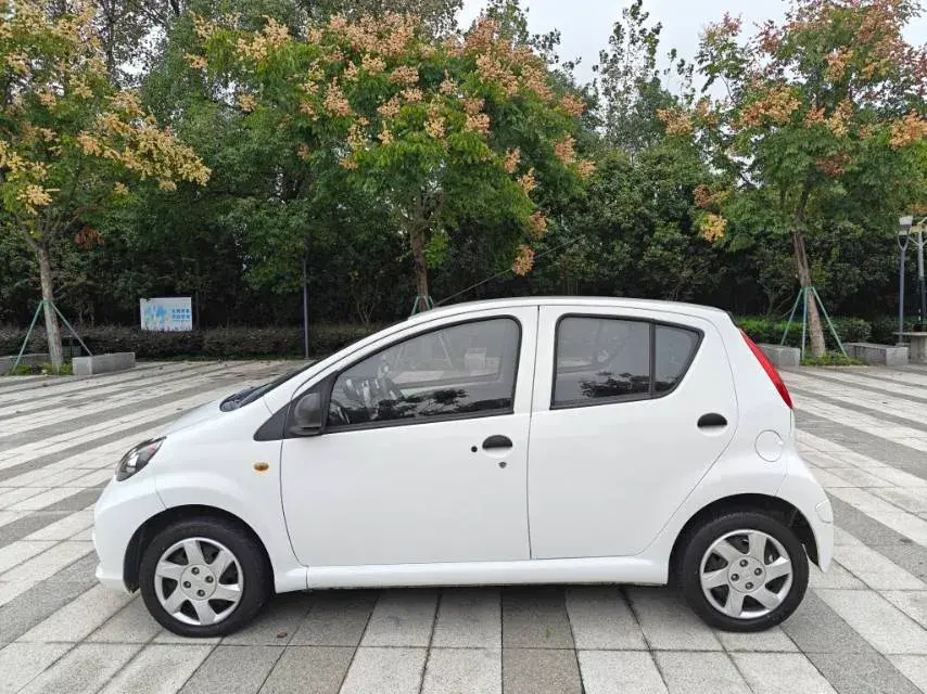 2015 BYD F0 thumbnail 3