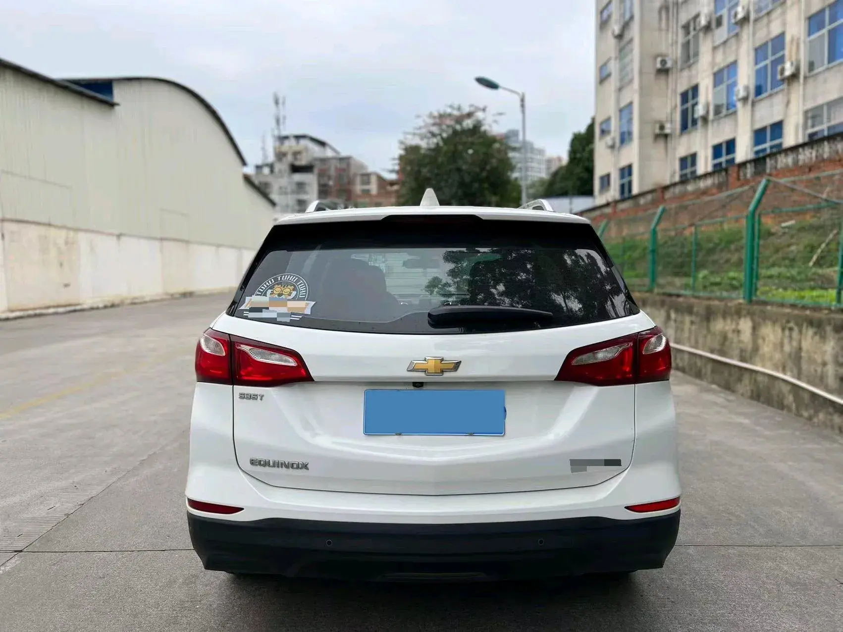 2019 CHEVROLET EQUINOX thumbnail 4