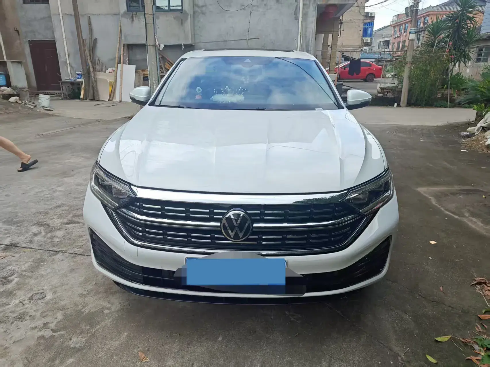 2025 VOLKSWAGEN SAGITAR thumbnail 2