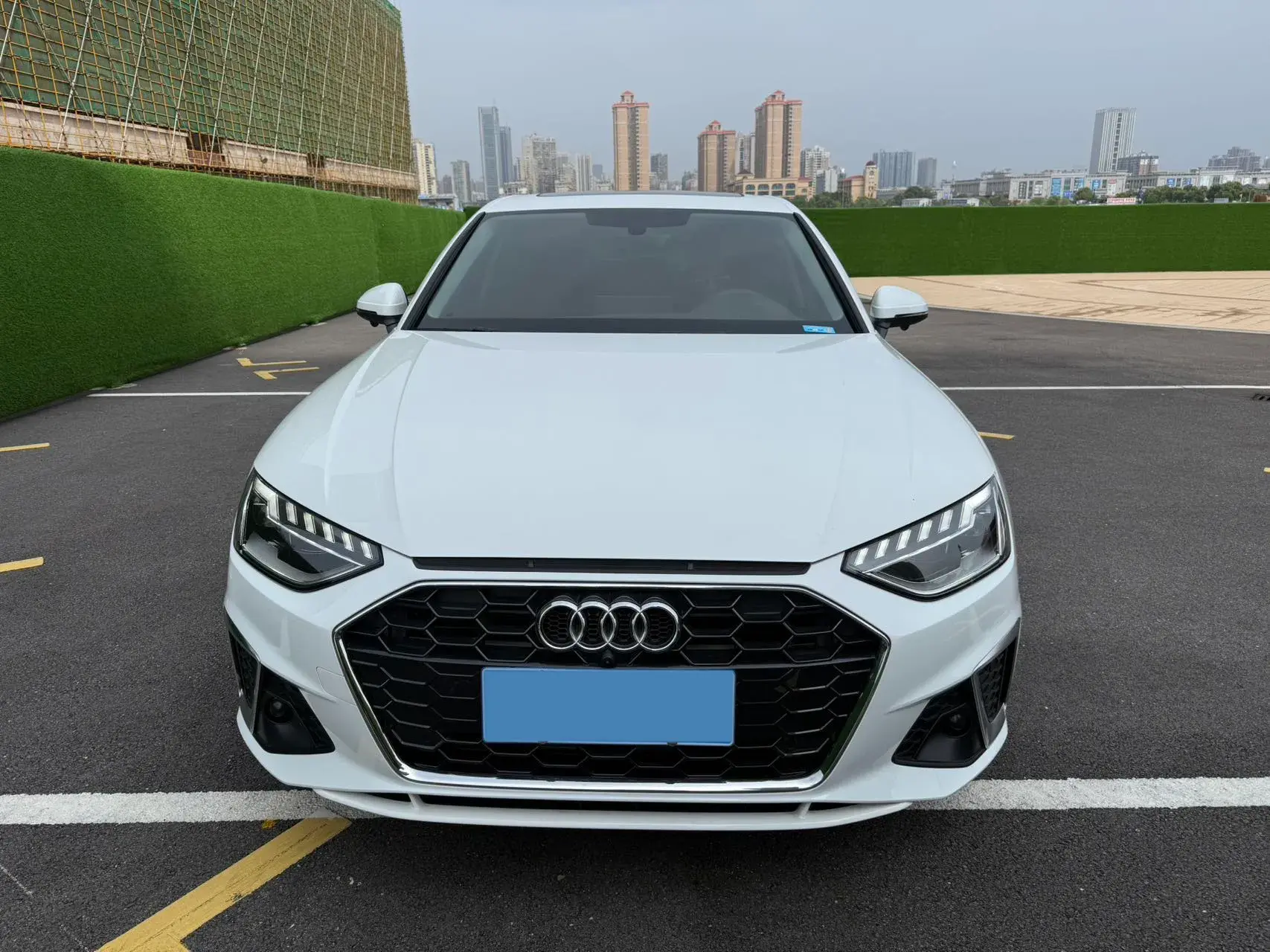 2024 AUDI A4L thumbnail 2