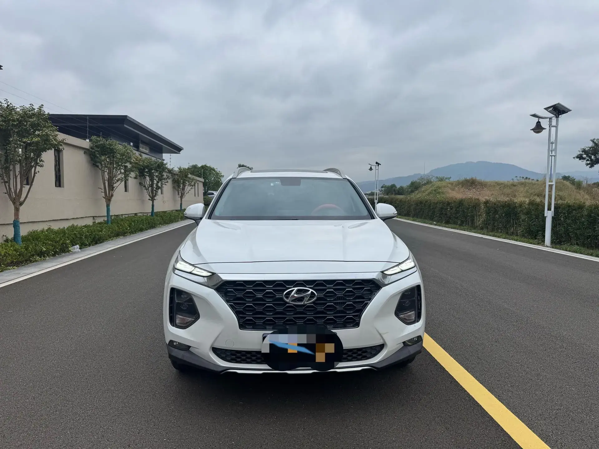2019 HYUNDAI SANTAFE thumbnail 2