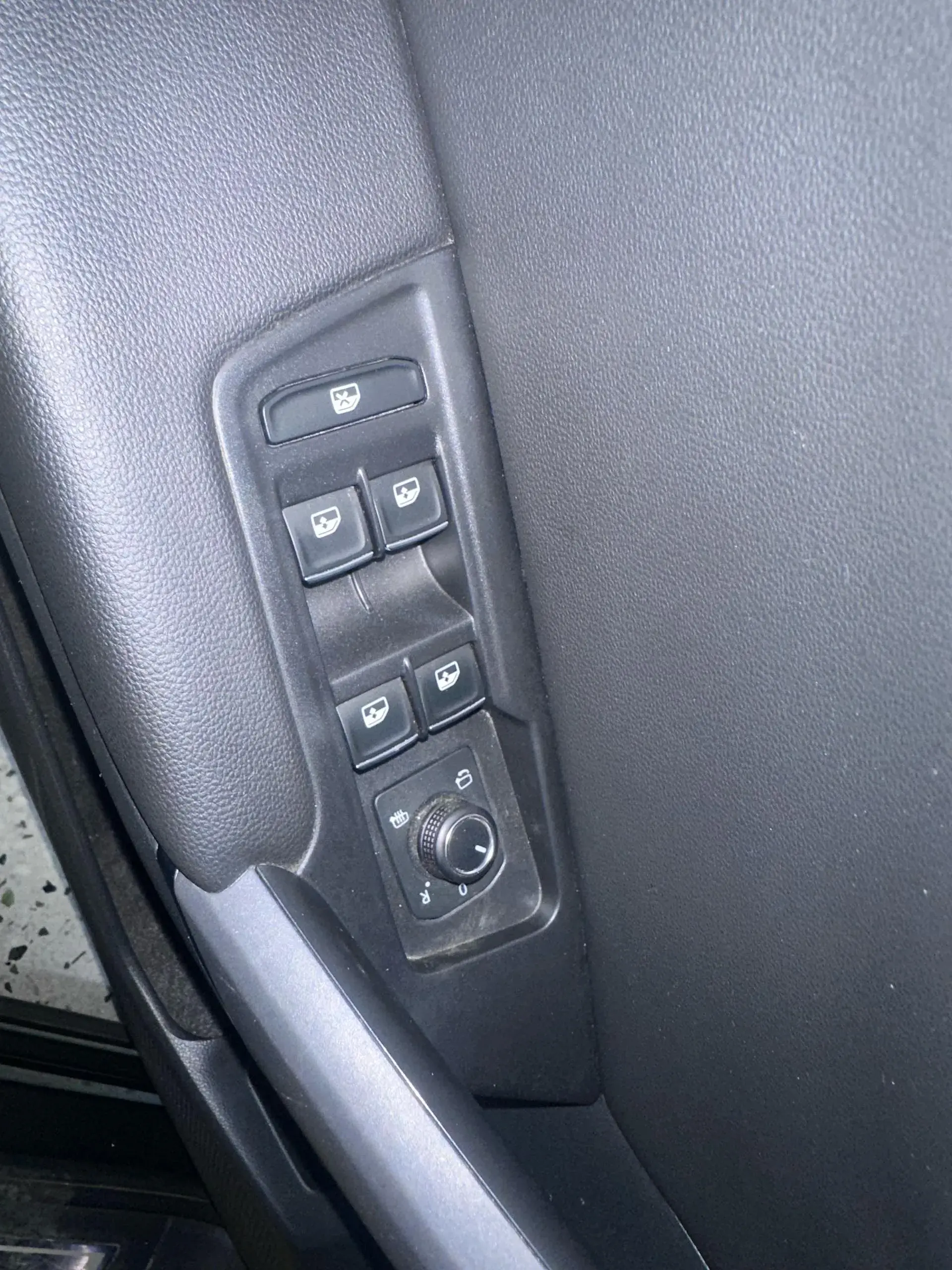 2022 VOLKSWAGEN TAYRON thumbnail 4