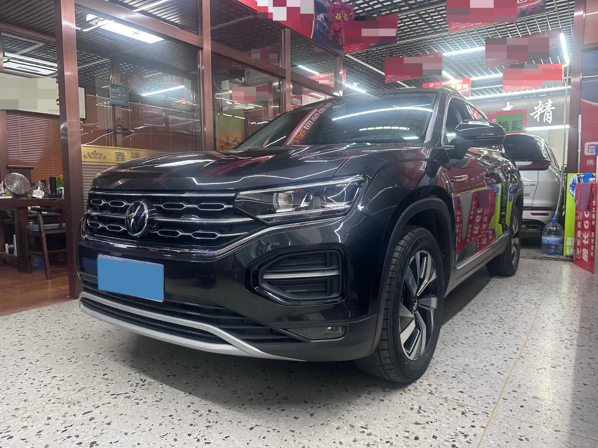 2022 VOLKSWAGEN TAYRON view 1