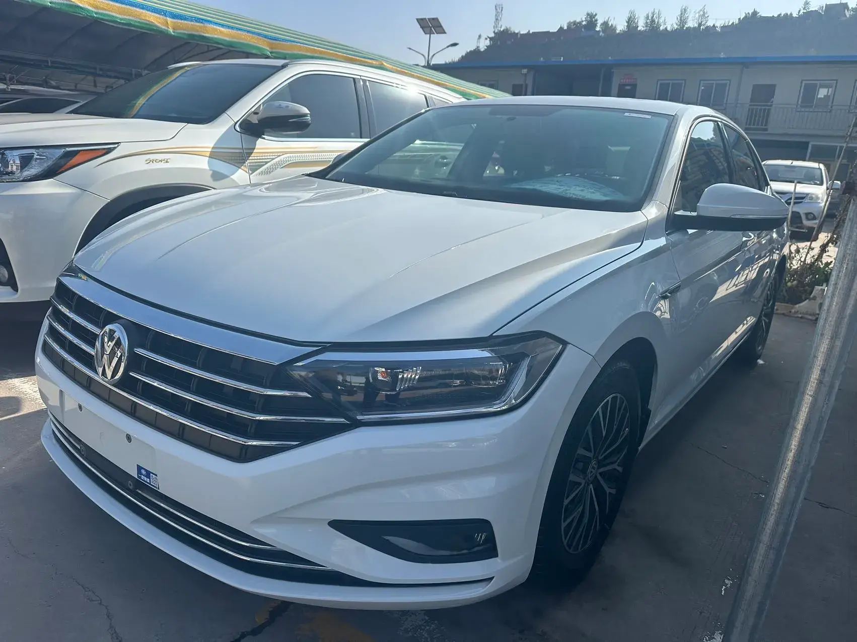 2021 VOLKSWAGEN SAGITAR view 1