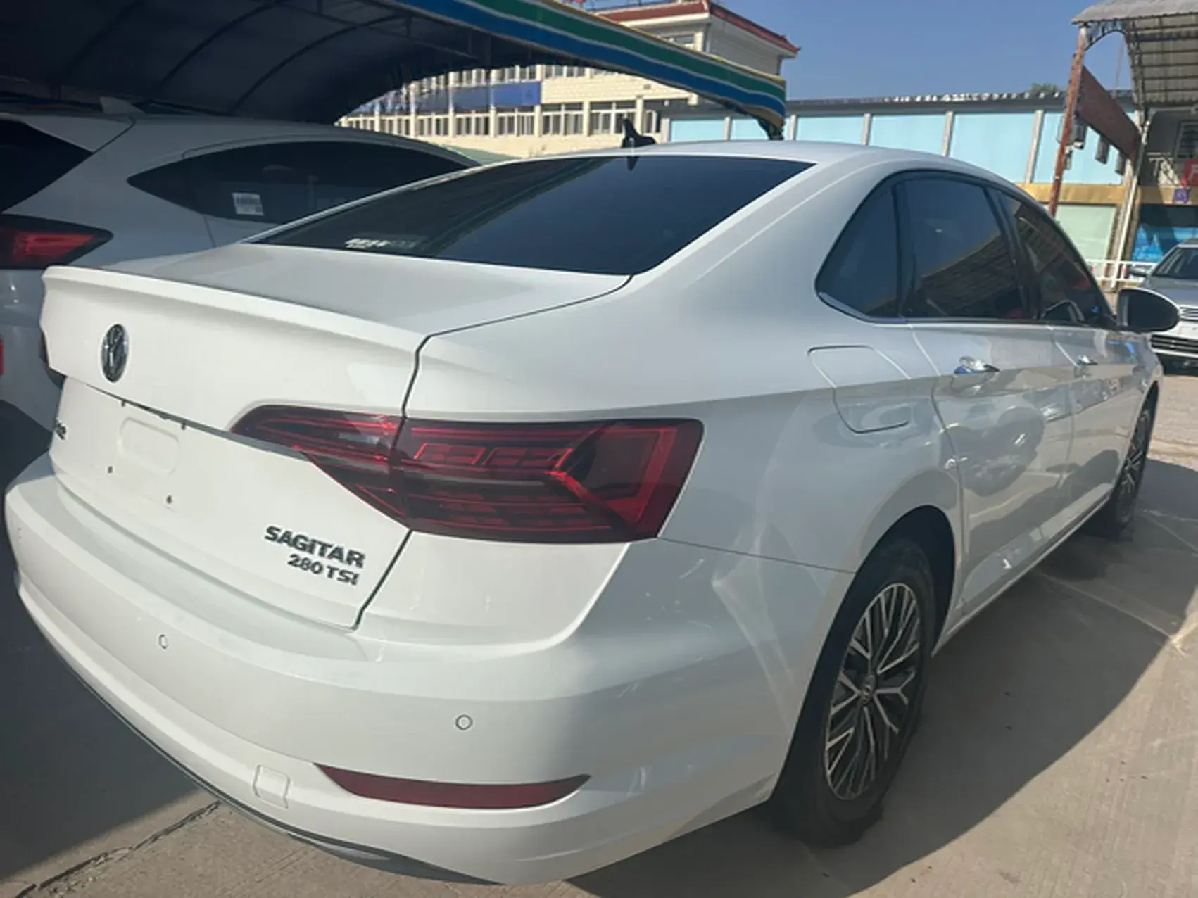 2021 VOLKSWAGEN SAGITAR thumbnail 4