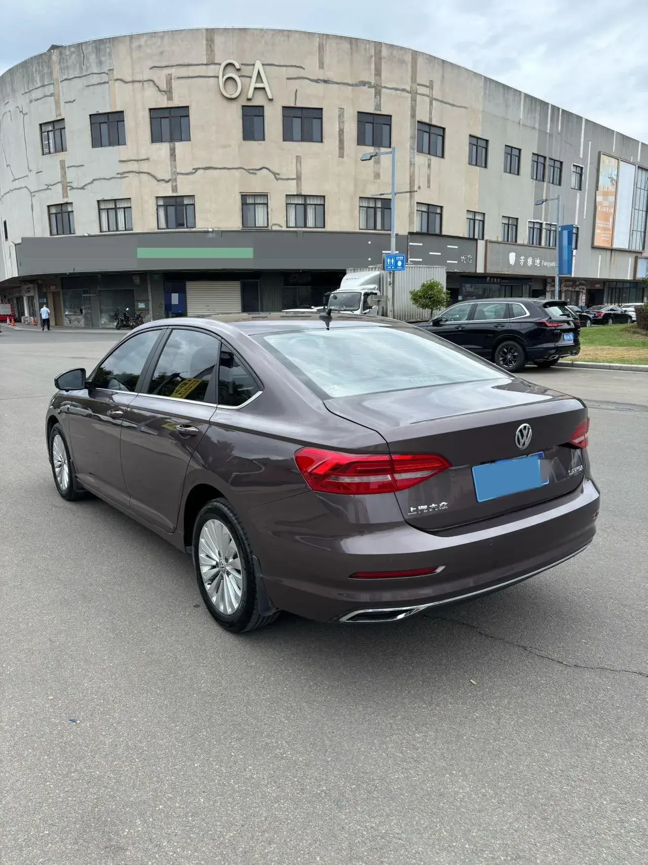 2018 VOLKSWAGEN LAVIDA thumbnail 4