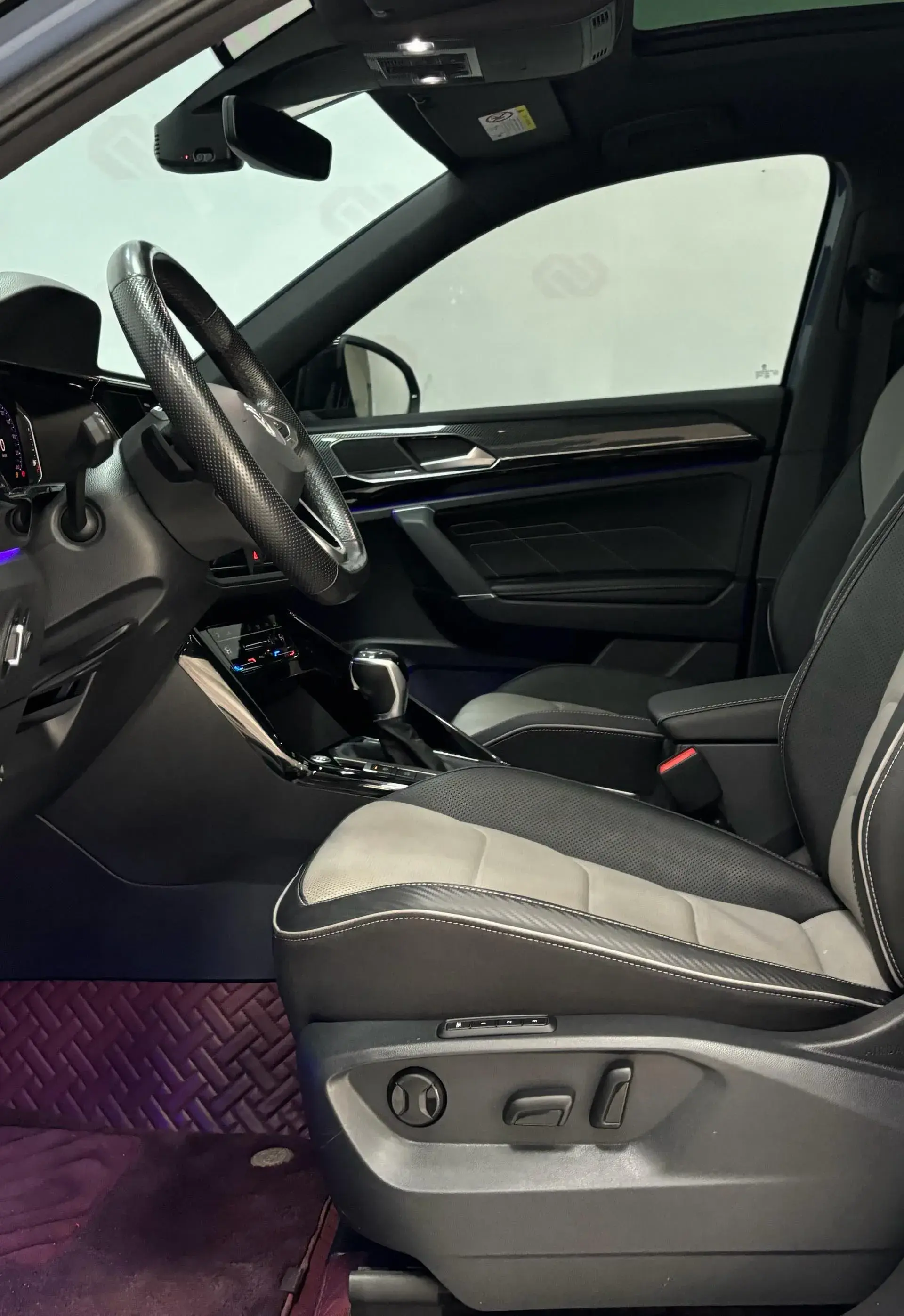 2020 VOLKSWAGEN TAYRON thumbnail 3