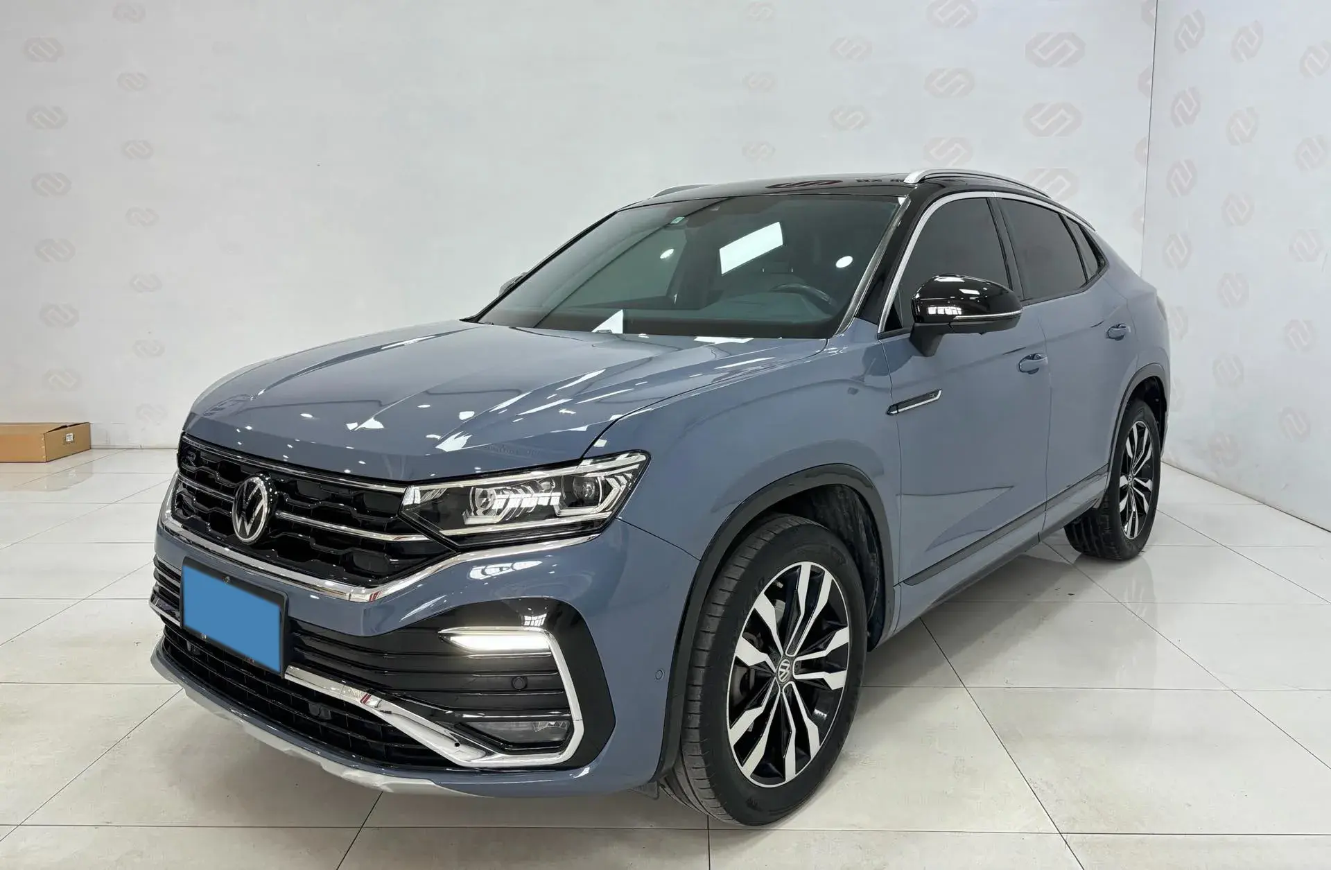 2020 VOLKSWAGEN TAYRON view 1