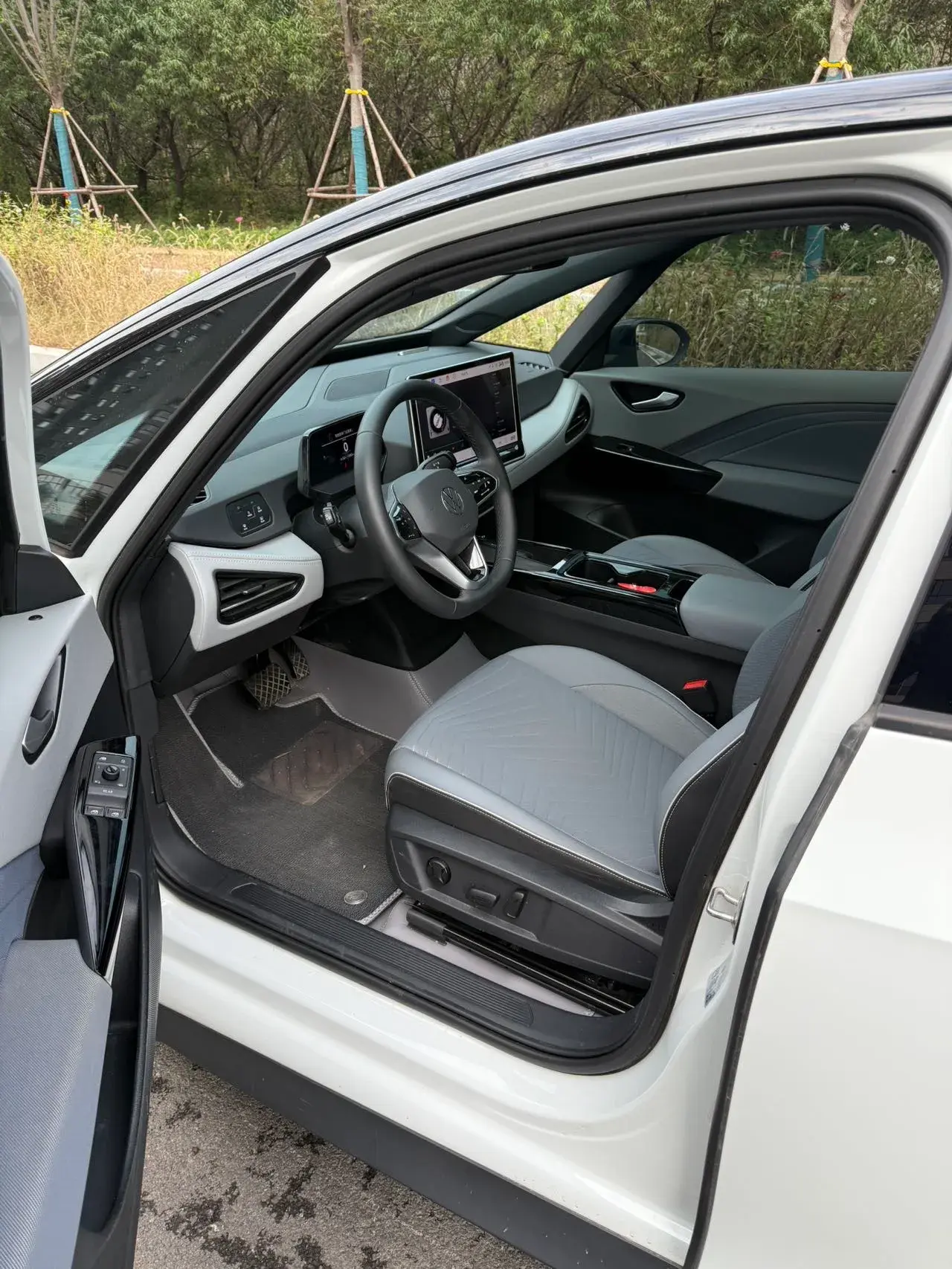 2025 VOLKSWAGEN ID.3 thumbnail 4