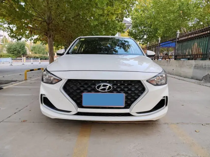 2017 HYUNDAI CELESTA thumbnail 2