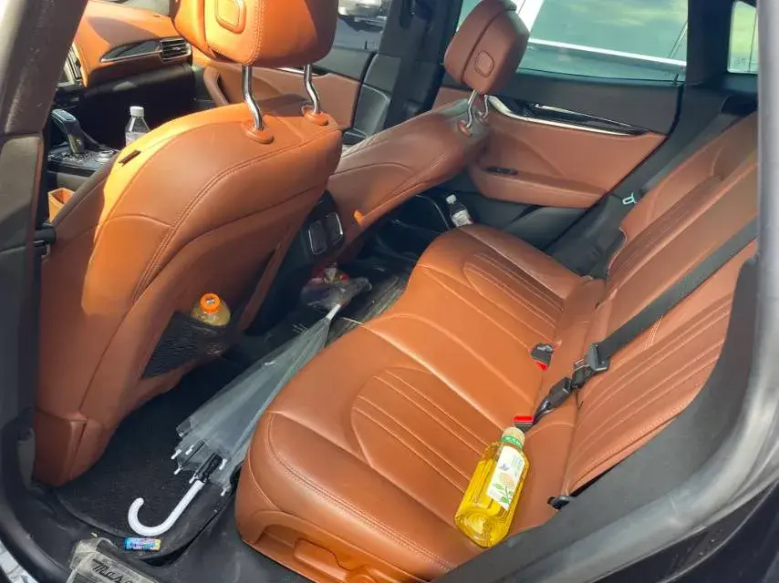 2018 MASERATI LEVANTE thumbnail 3