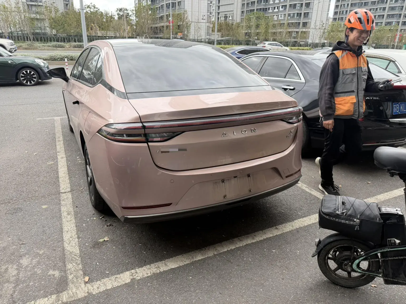 2021 AION S thumbnail 4