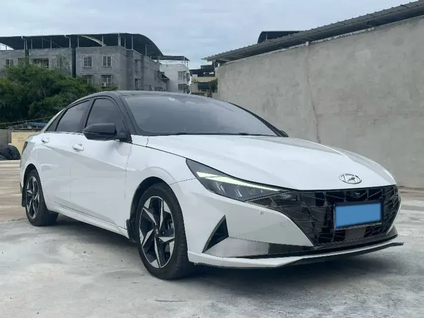 2021 HYUNDAI ELANTRA thumbnail 3