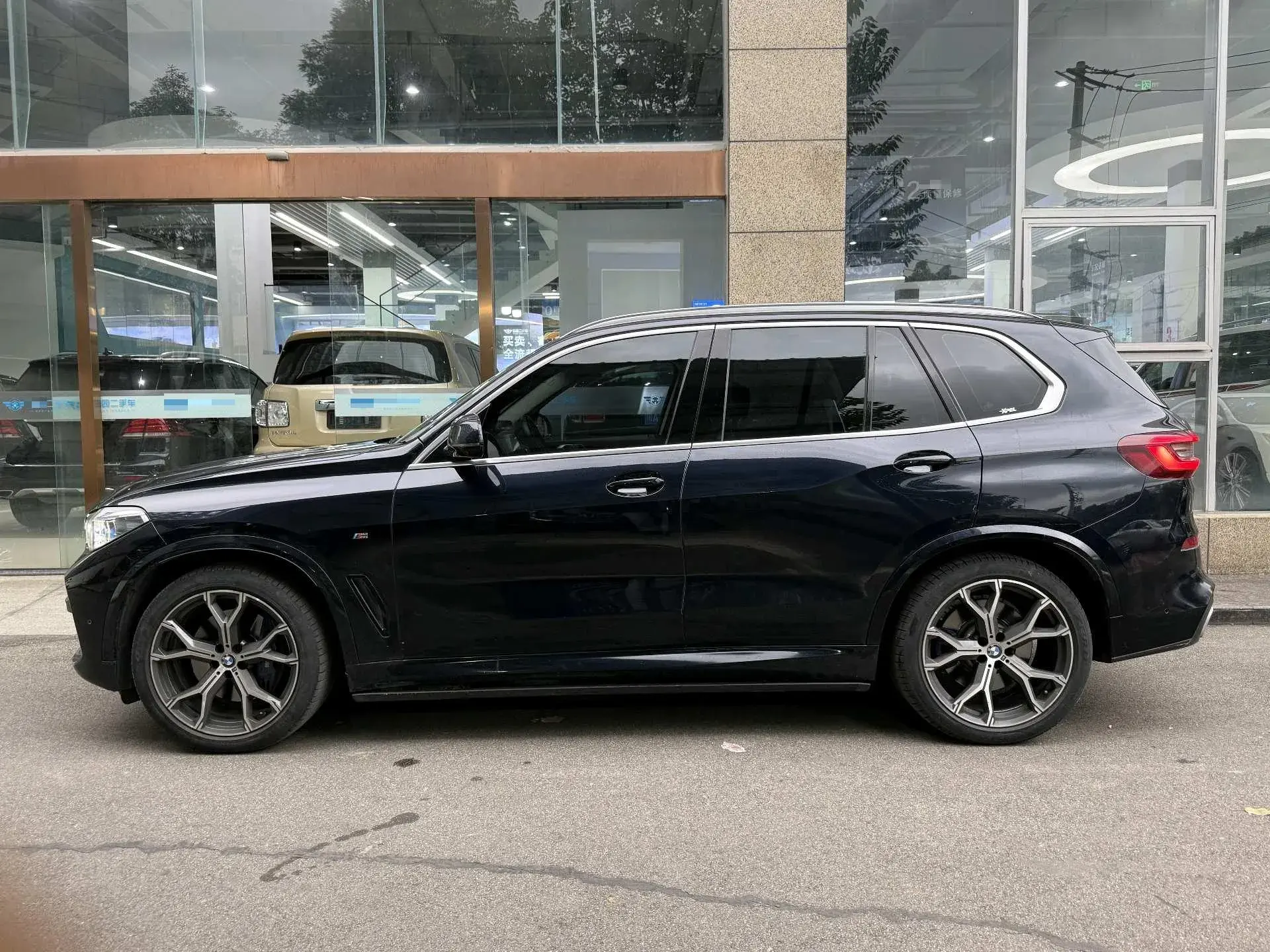 2021 BMW X5 thumbnail 4