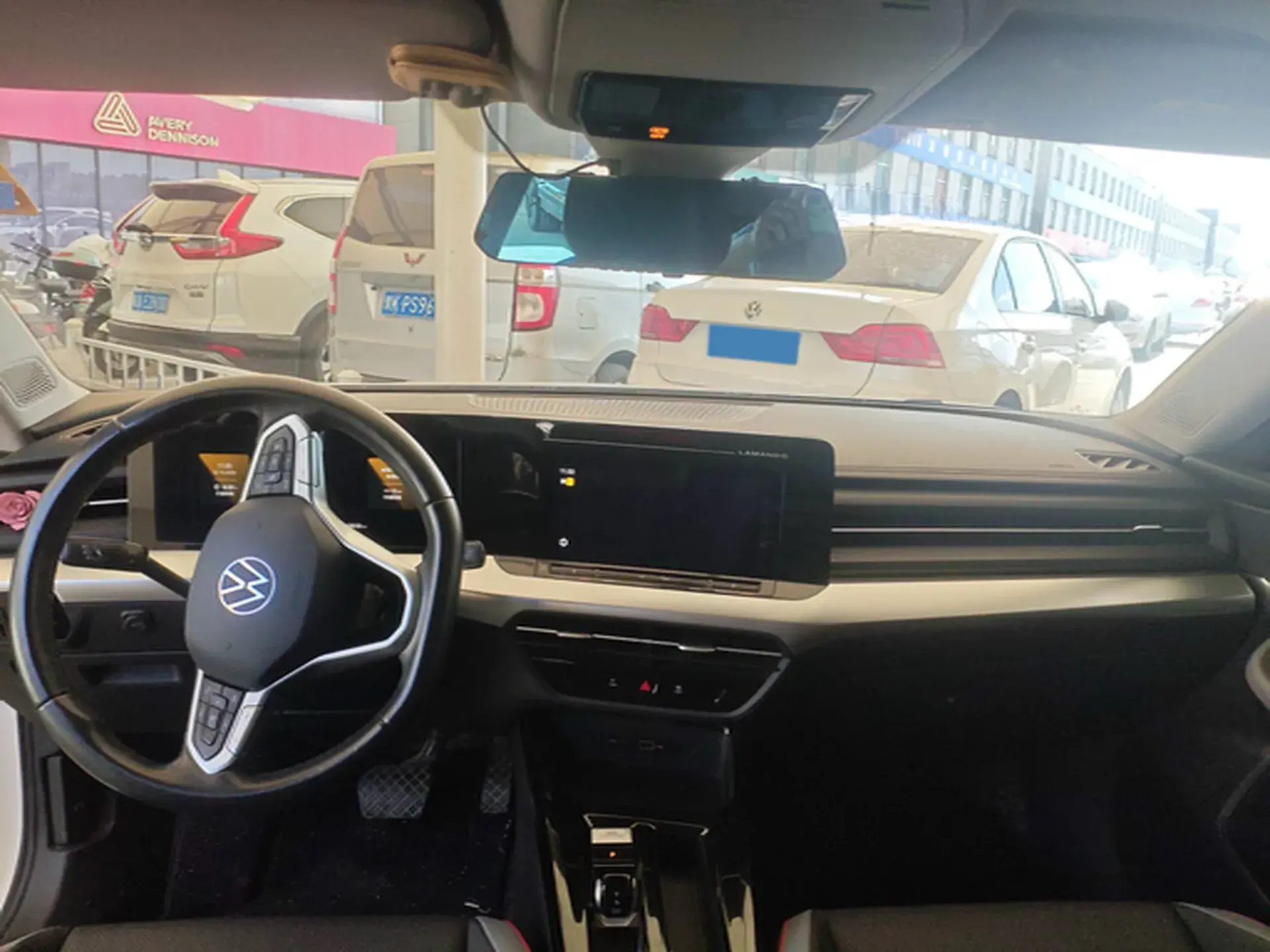 2022 VOLKSWAGEN LAMANDO thumbnail 3