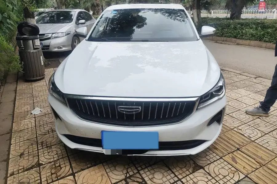 2022 GEELY EMGRAND thumbnail 3