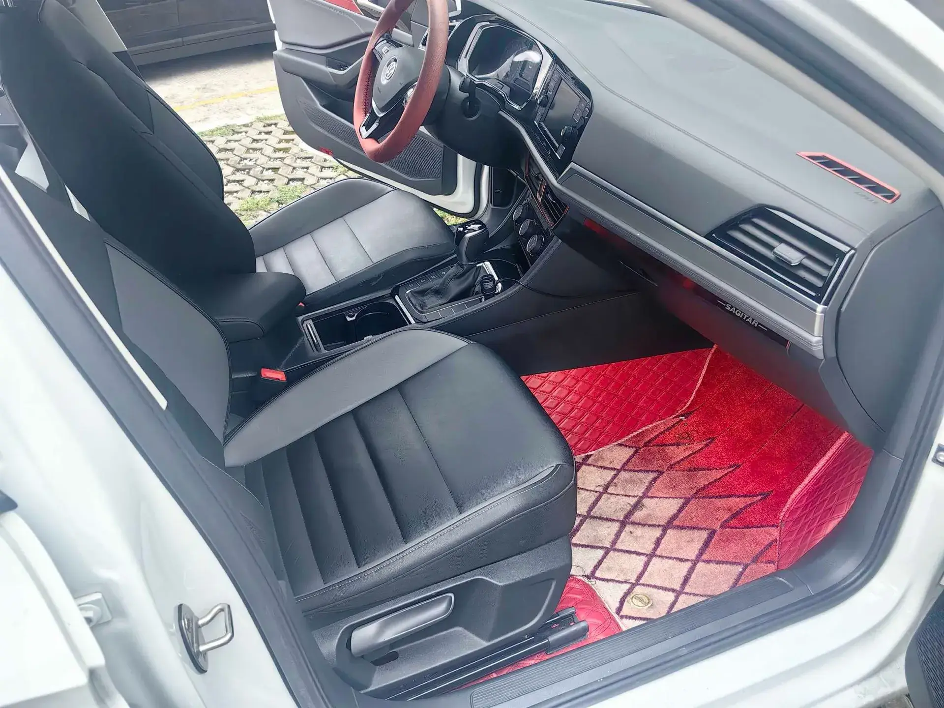 2020 VOLKSWAGEN SAGITAR thumbnail 2