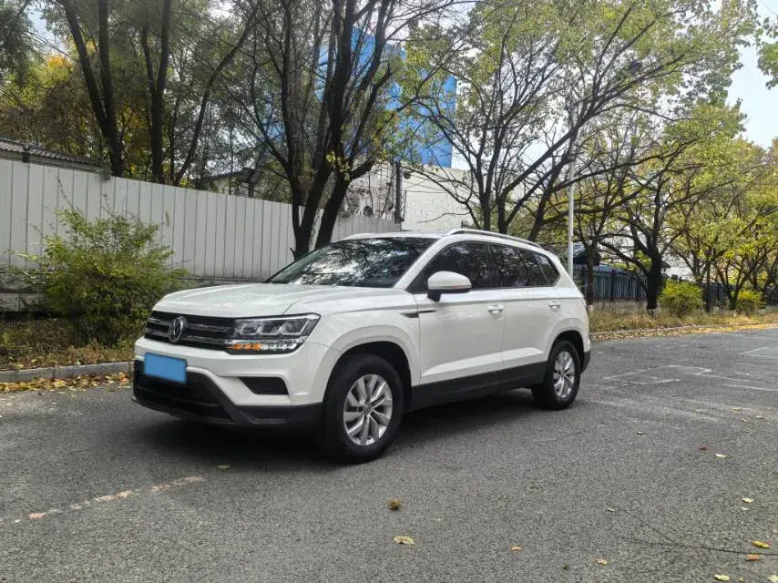 2019 VOLKSWAGEN THARU view 1